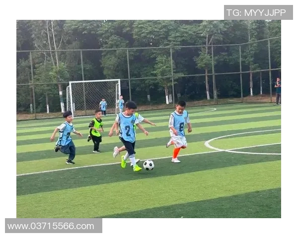 激情足球月点燃梦想与热爱一起奔跑在绿茵场上 激情足球月点燃梦想与热爱一起奔跑在绿茵场上