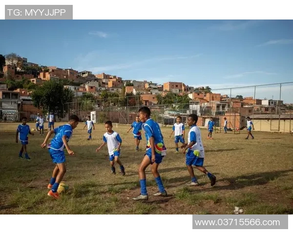 全面解析娃娃足球装备的选择与使用技巧助力小球员成长 全面解析娃娃足球装备的选择与使用技巧助力小球员成长