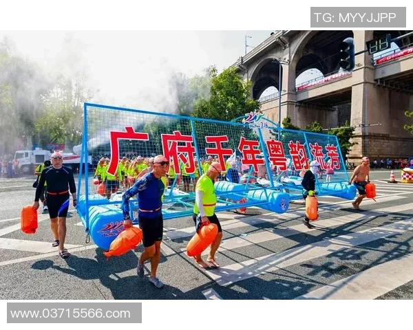 摆摊足球热潮来袭街头小球场点燃全民运动激情 摆摊足球热潮来袭街头小球场点燃全民运动激情